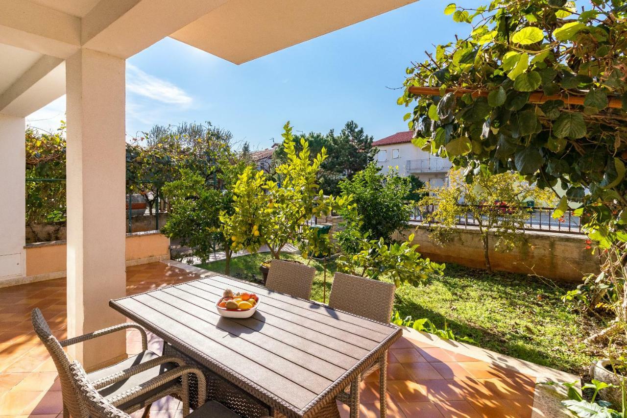 Apartment Delton Fažana Buitenkant foto